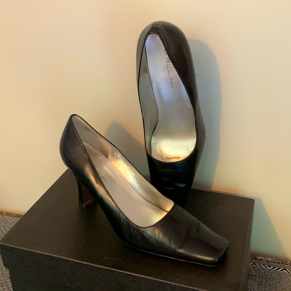 Bellini black leather heels cute vintage